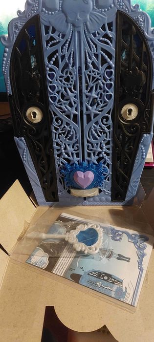 Vendo Figuras/Bonecas de Monster High