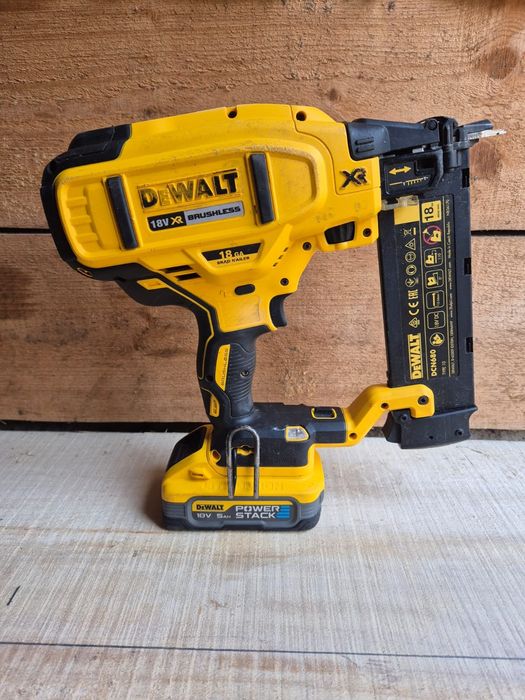 Dewalt DCN680 gwóździarka z baterią 5ah Power Stack