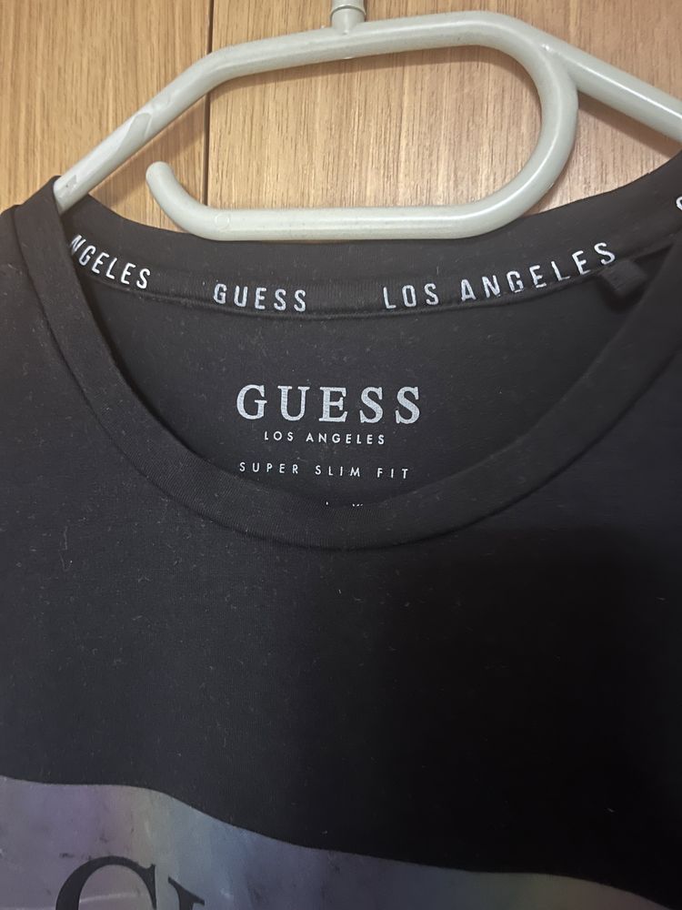 Футболка Guess