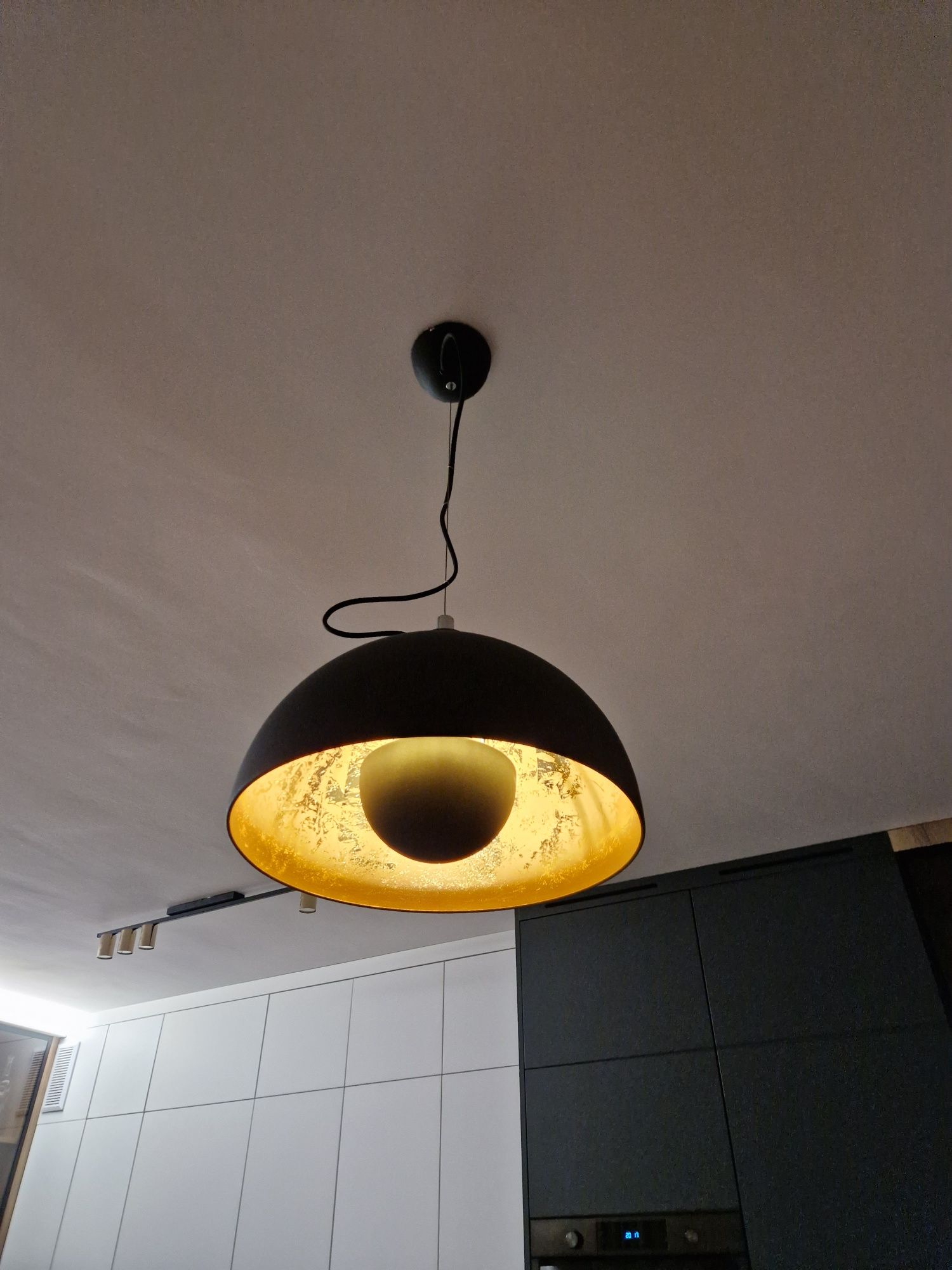 Piękna lampa w stylu industrialnym.