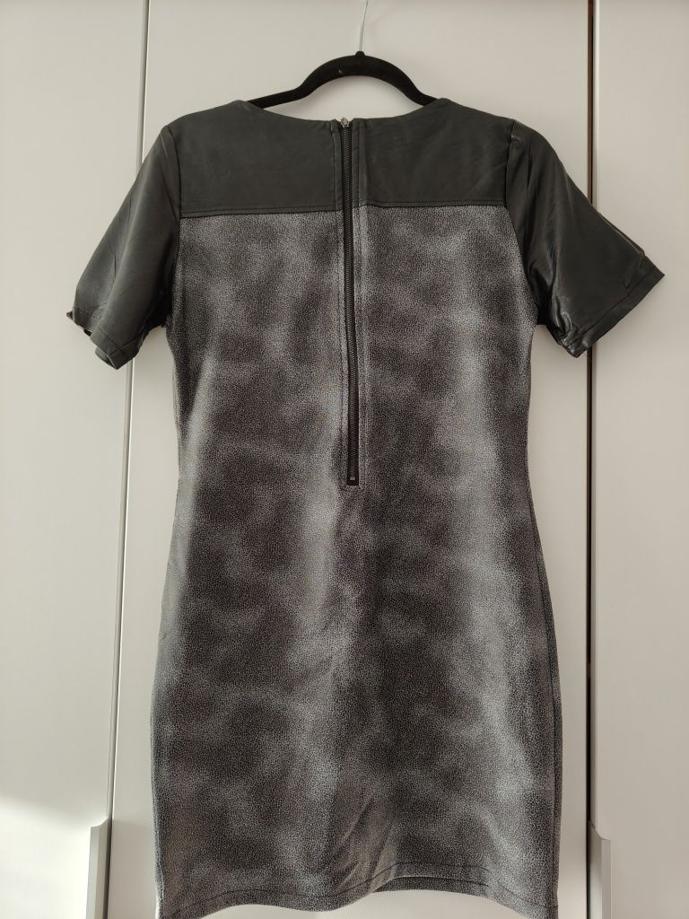 Elegancka sukienka imitacja skóry Made in Italy