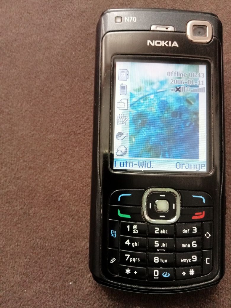 nokia  n70-01 ..