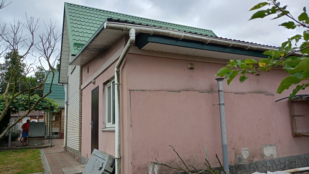 Продається компактний будинок у смт Борова, 40км.від Києва.