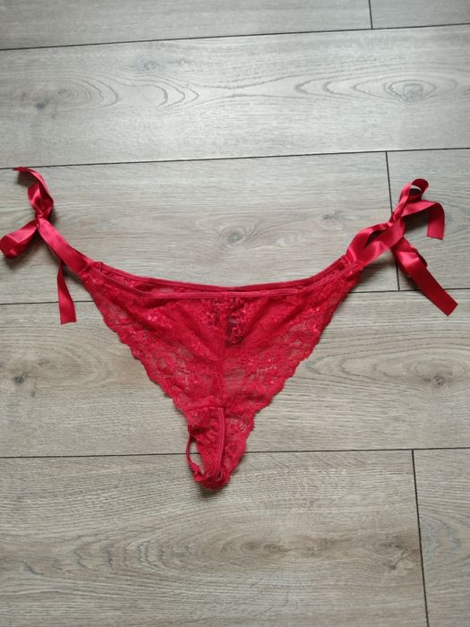 Koronkowe czerwone erotyczne majtki stringi ouvert Venus 52 XL XXL