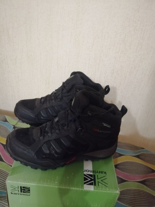 Продам зимові чоловічі ботинки