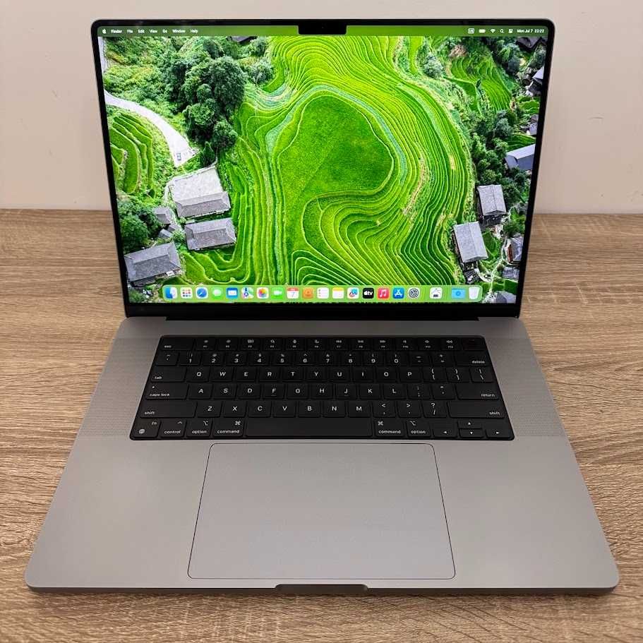 Macbook Pro 16" 2021 A2485 M1 Pro / 32Gb DDR5 / SSD 512Gb (код:M0570)