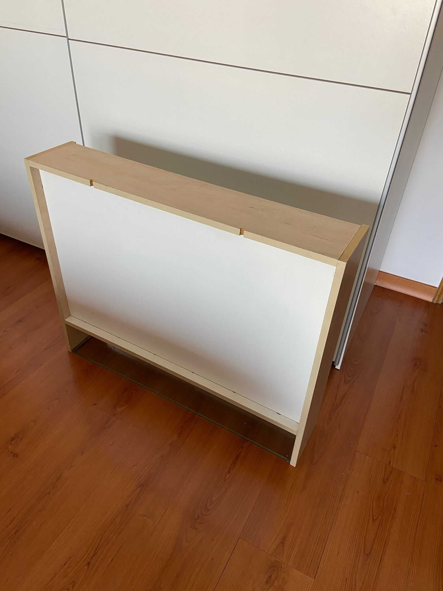 Móvel de madeira com portas em espelho para Casa de Banho