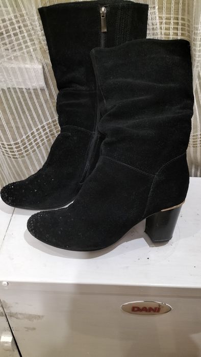 Черевички жіночі. Чорного та бежевого кольору.