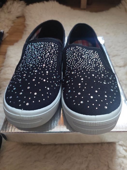 Nowe trampki z cekinami