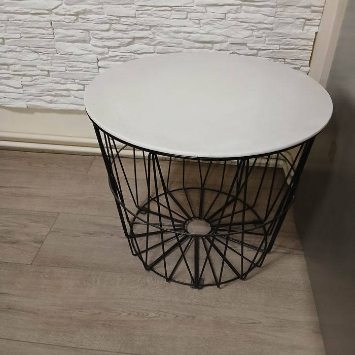 Stolik stan bardzo dobry