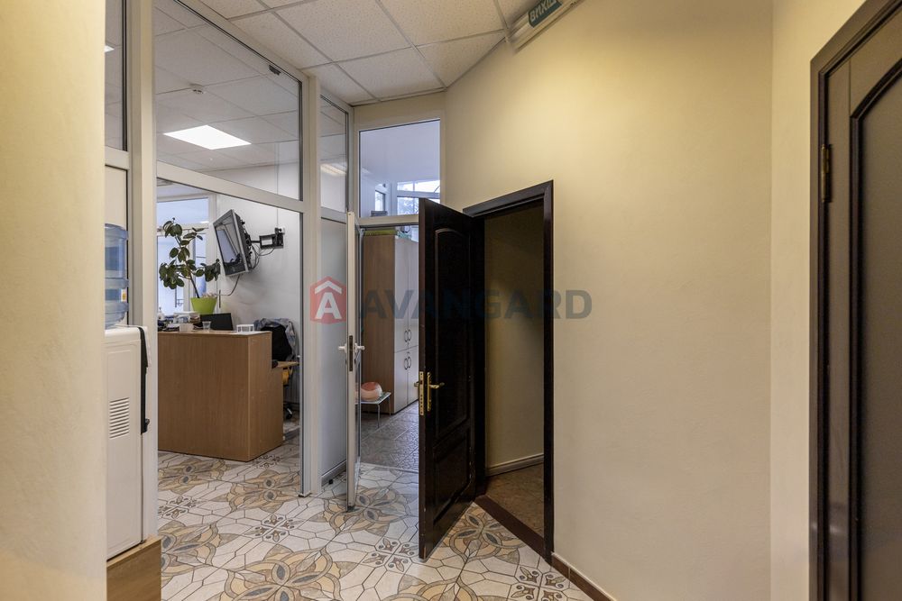 Продаж приміщення 217м2., вул. Амосова 4.