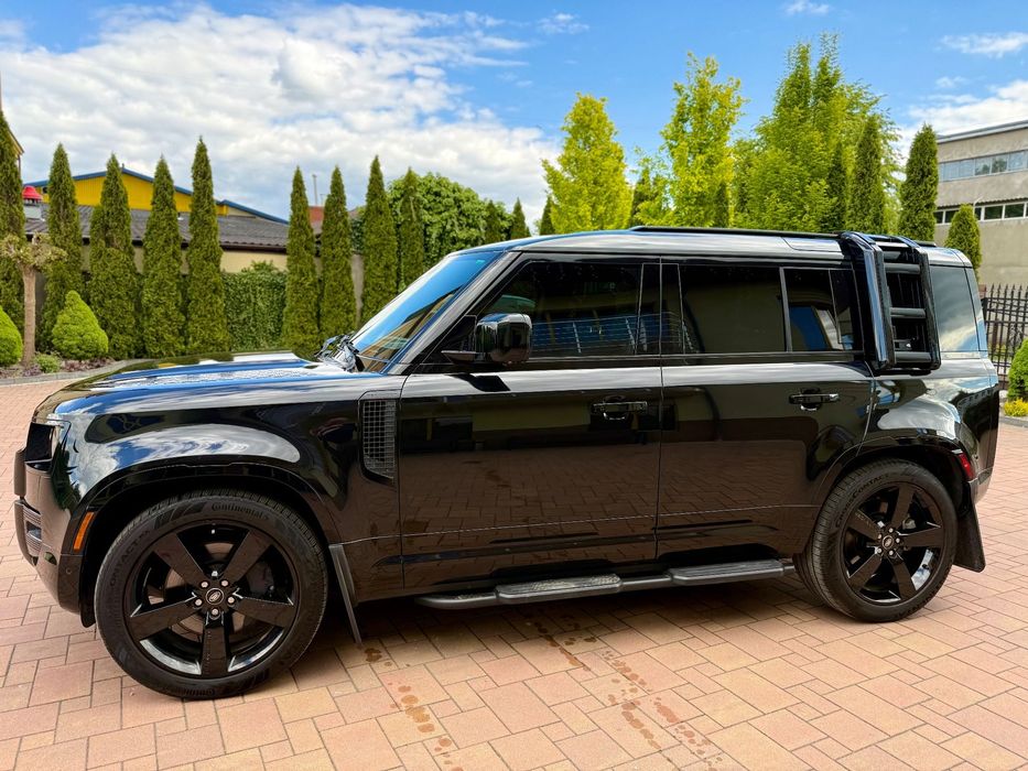 Land Rover Defender Black edition p110 Stan Idealny