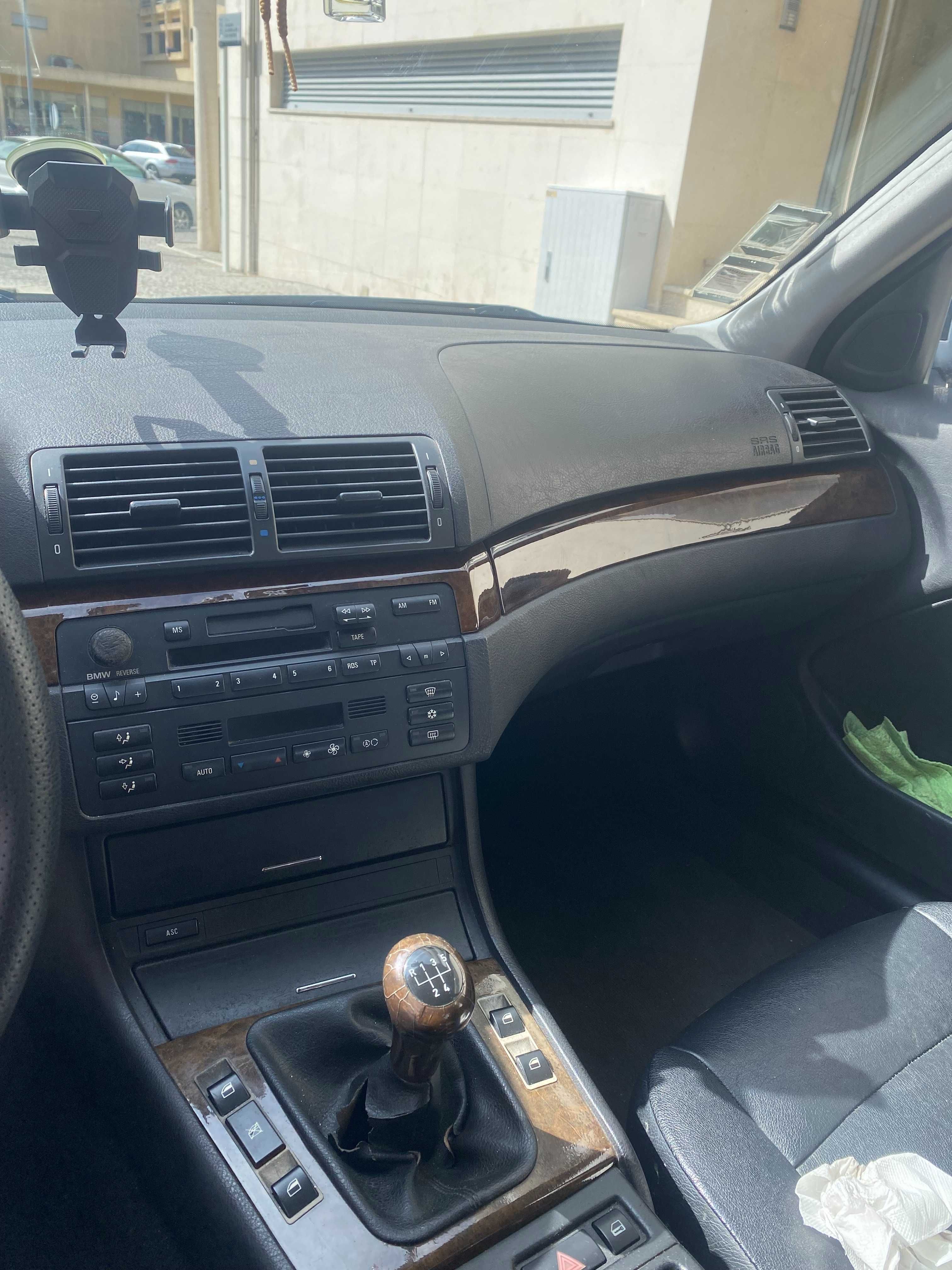 BMW 320 em bom estado geral