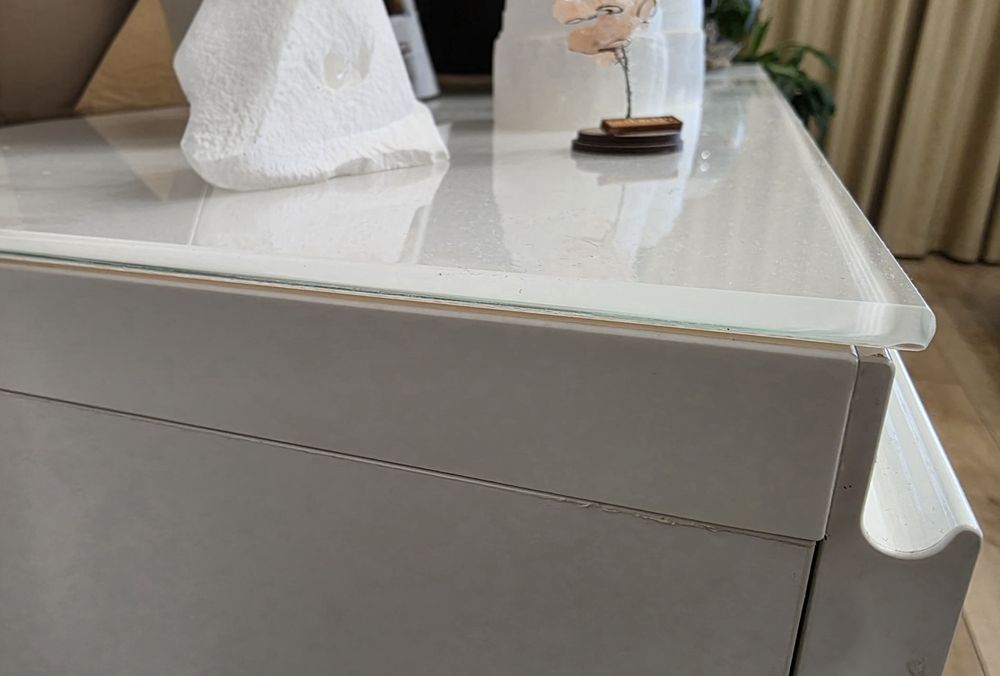 Szafka RTV z Ikei szklany blat biała 180 cm