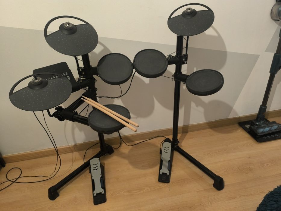 Bateria Elétrica Yamaha DTX400 Series + Banco