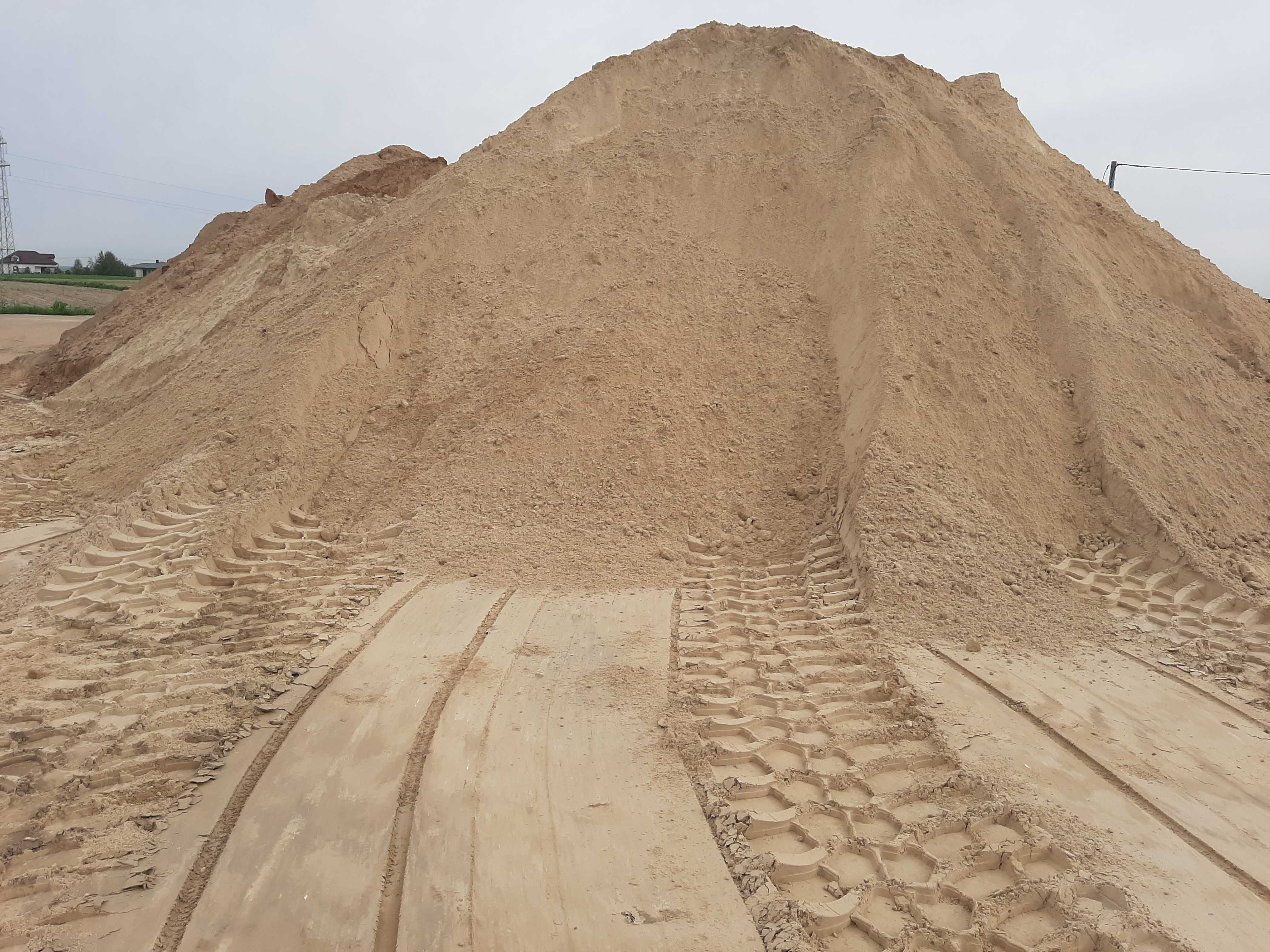 Piasek piach żwir otoczak do drenażu ziemia użyźniacz wywrotka szambo