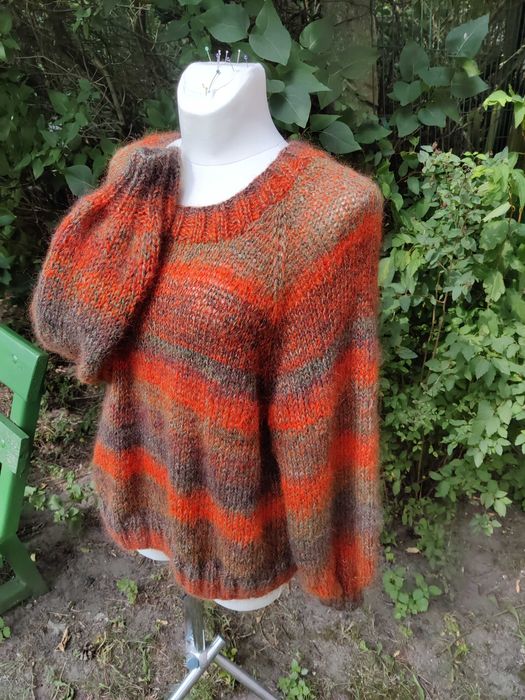 Sweterek damski ręcznie zrobiony