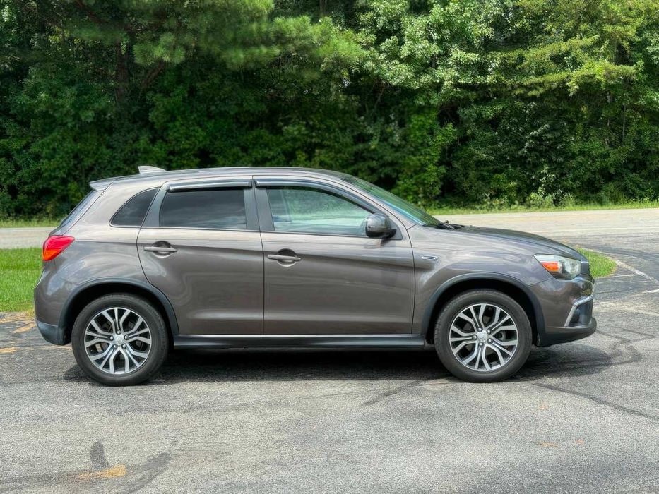 Mitsubishi Outlander Sport LE      2017