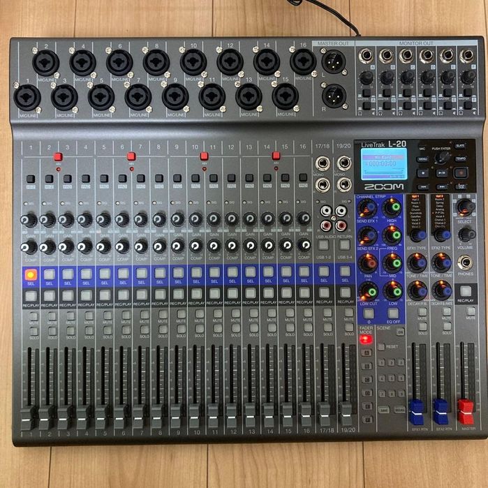 Zoom LiveTrak L-20