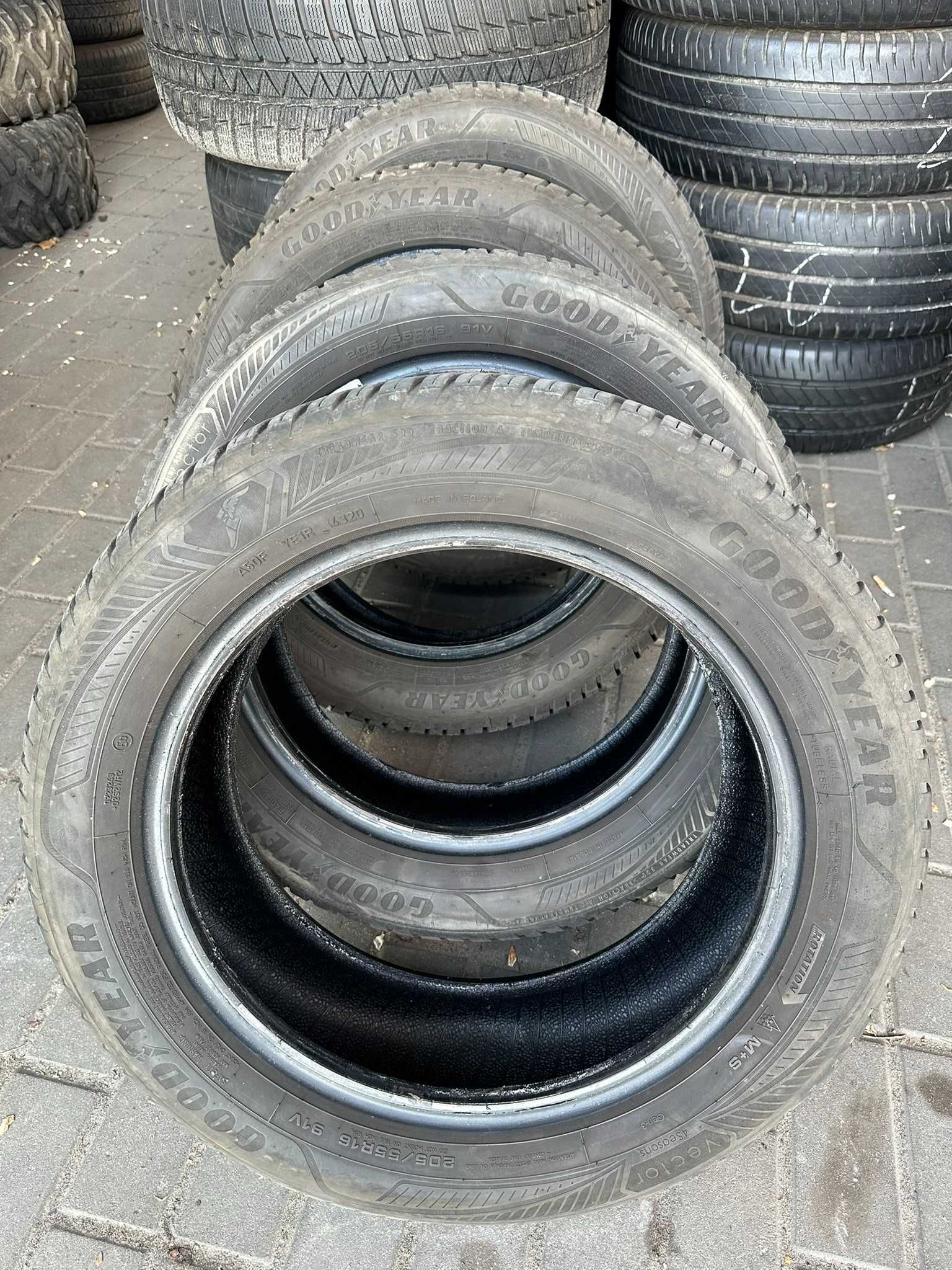 Opony wielosezonowe 4x GoodYear Vector 205/55/16