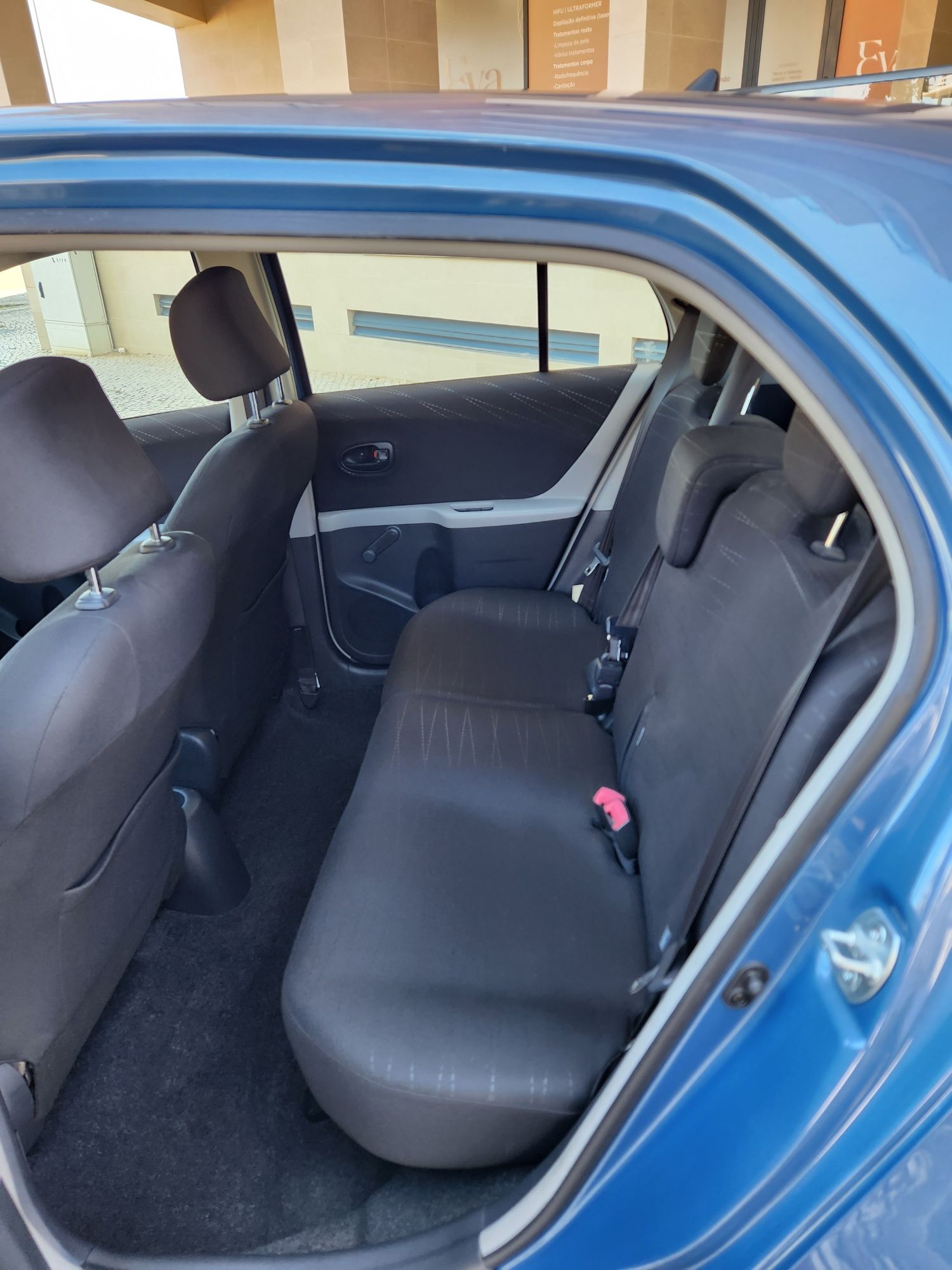 Toyota Yaris só 96000km 1 dono motor 1.0 vvti impecável aceito retoma