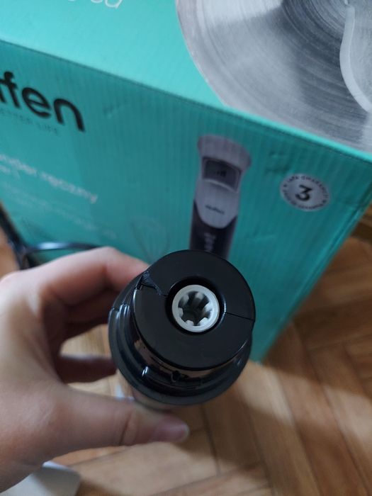 Nowy blender ręczny Z WADĄ