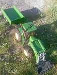 Traktor John Deere bruder z przyczepą