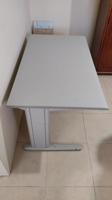 Secretaria 140 x 80 cm da marca Cortal-Seldex