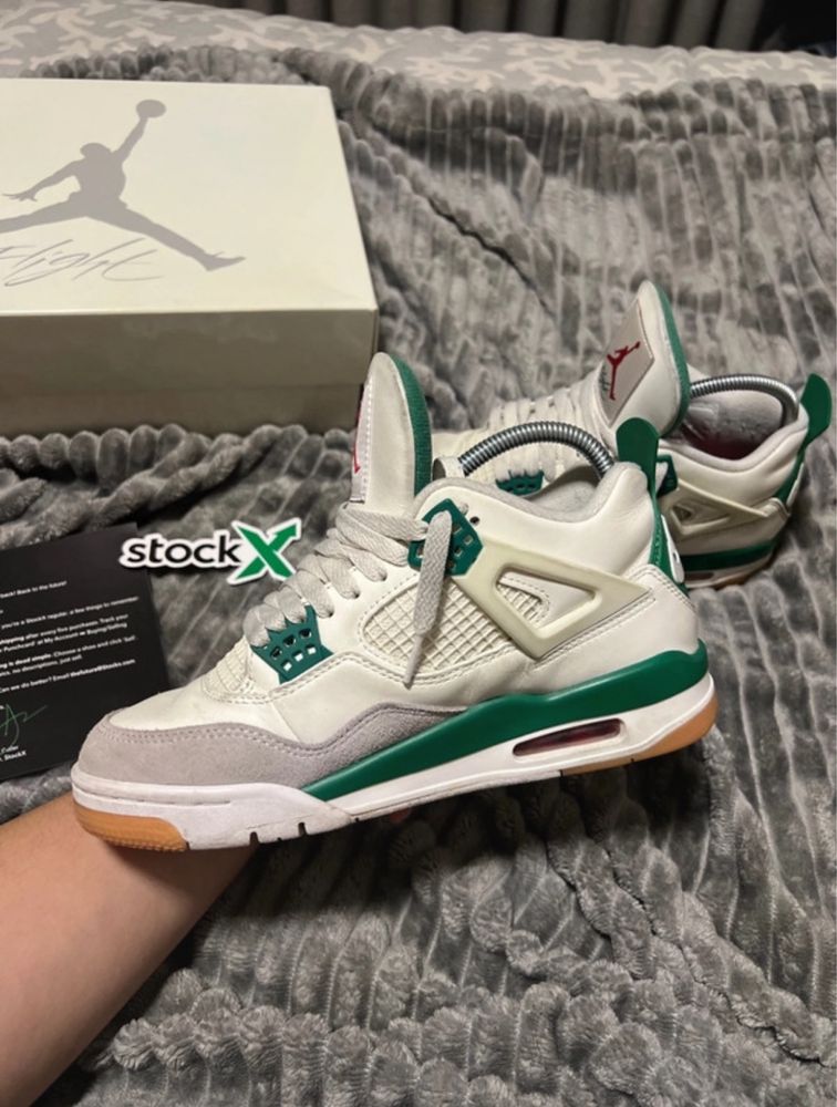 Jordan 4 Retro SB pine green