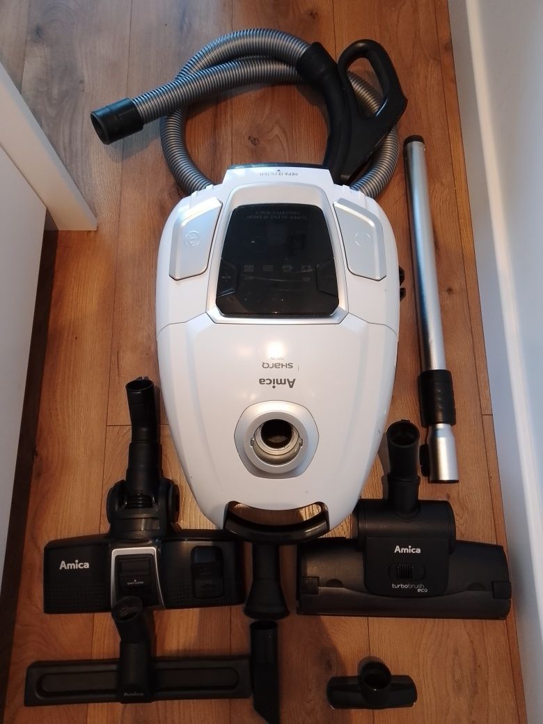 Odkurzacz Amica Sharq 700W - stan BDB+