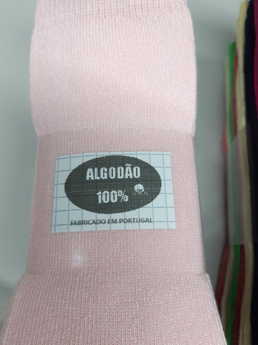 Conjunto de 14 pares de meias em cores variadas