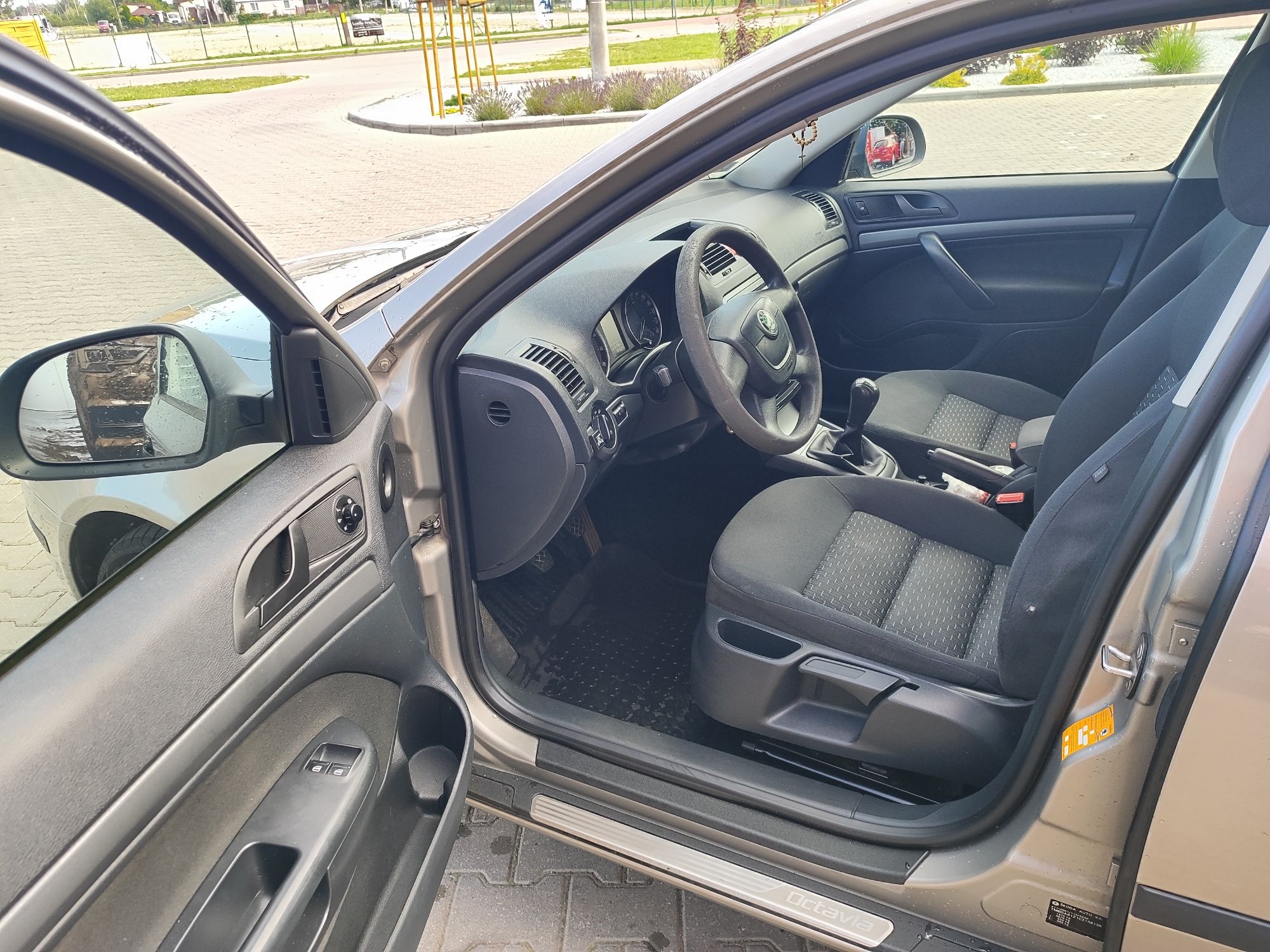 Skoda Octavia 1.6 MPI Benz+ LPG 2012r  hak salon Polska prywatnie
