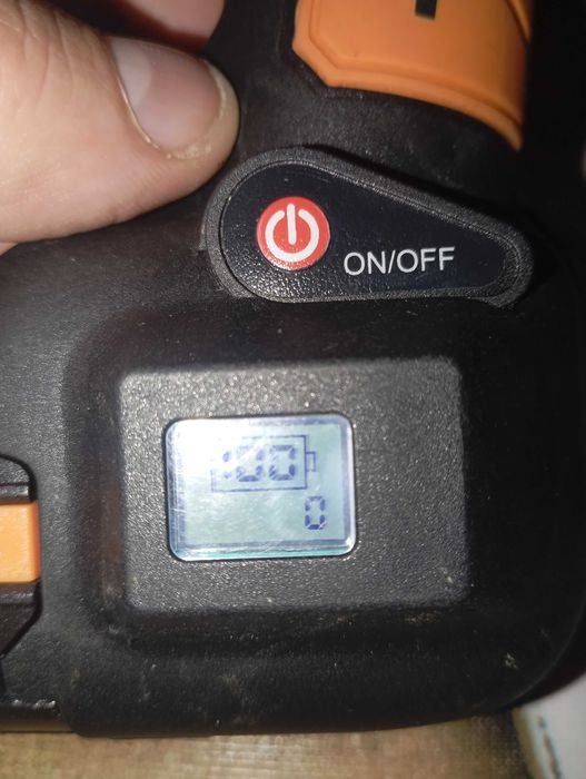 Tesoura poda bateria altuna acb35  2 baterias com autonomia 4 h cada