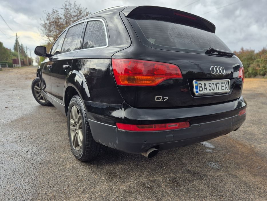 Продам Ауди Q7 Quattro