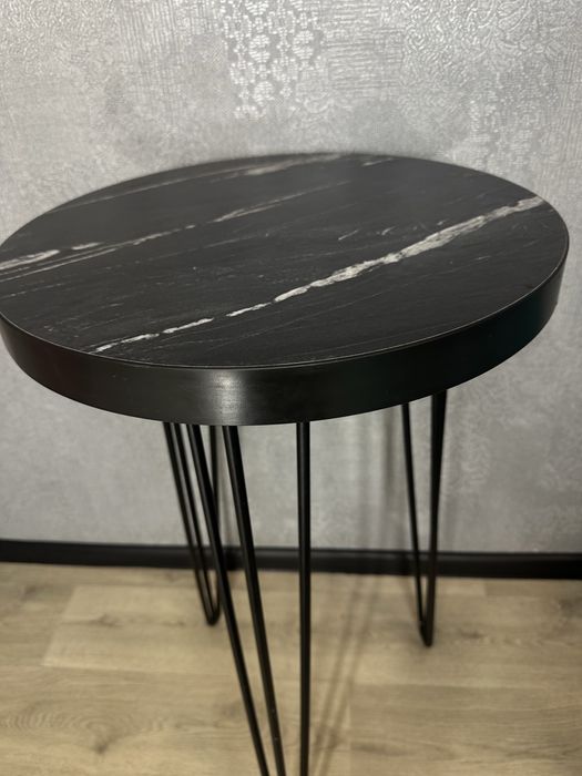 Продам круглий журнальний столик лофт