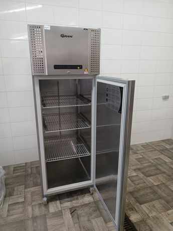 Холодильник професійний 600л Gram