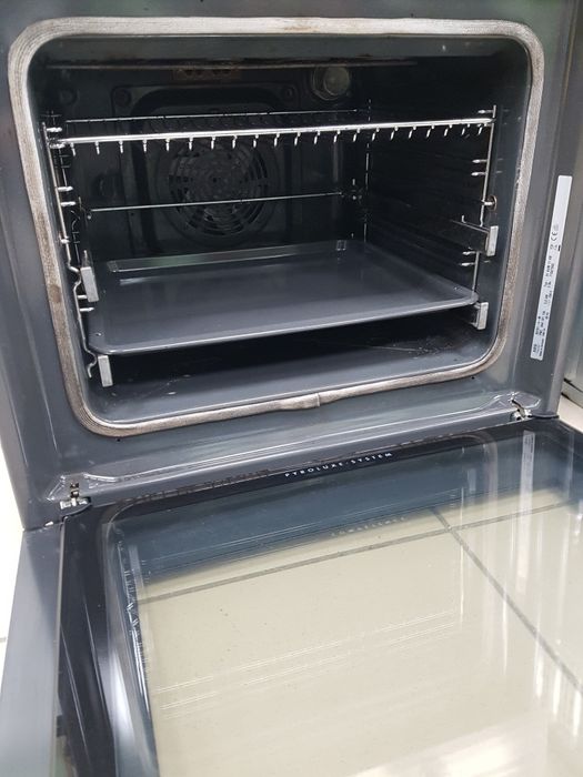 Електропоита вбудована + Електродуховка із конвекцією AEG E- 4000.