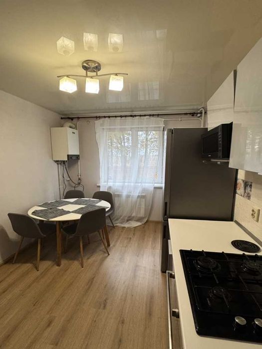 1к! квартира, ЖК Садовий, 1/9 поверх, 43 м2, євроремонт, все залишають