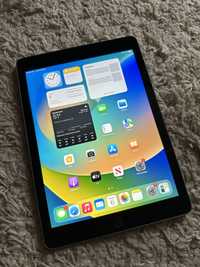 Планшет Apple iPad 5 для школы и игр