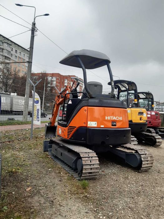 Екскаватор гусеничний HITACHI ZX30UR