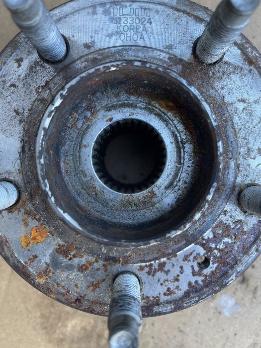 Ступица передняя  Opel Astra J Zafira B Chevrolet Cruze Orlando