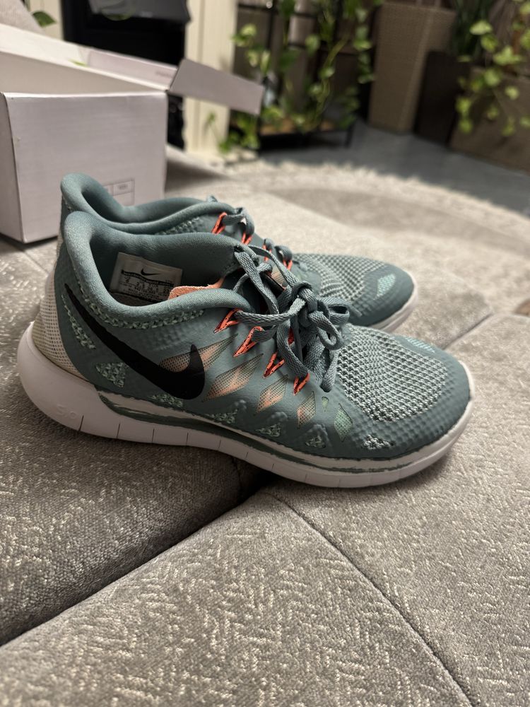 Nike free run 23см