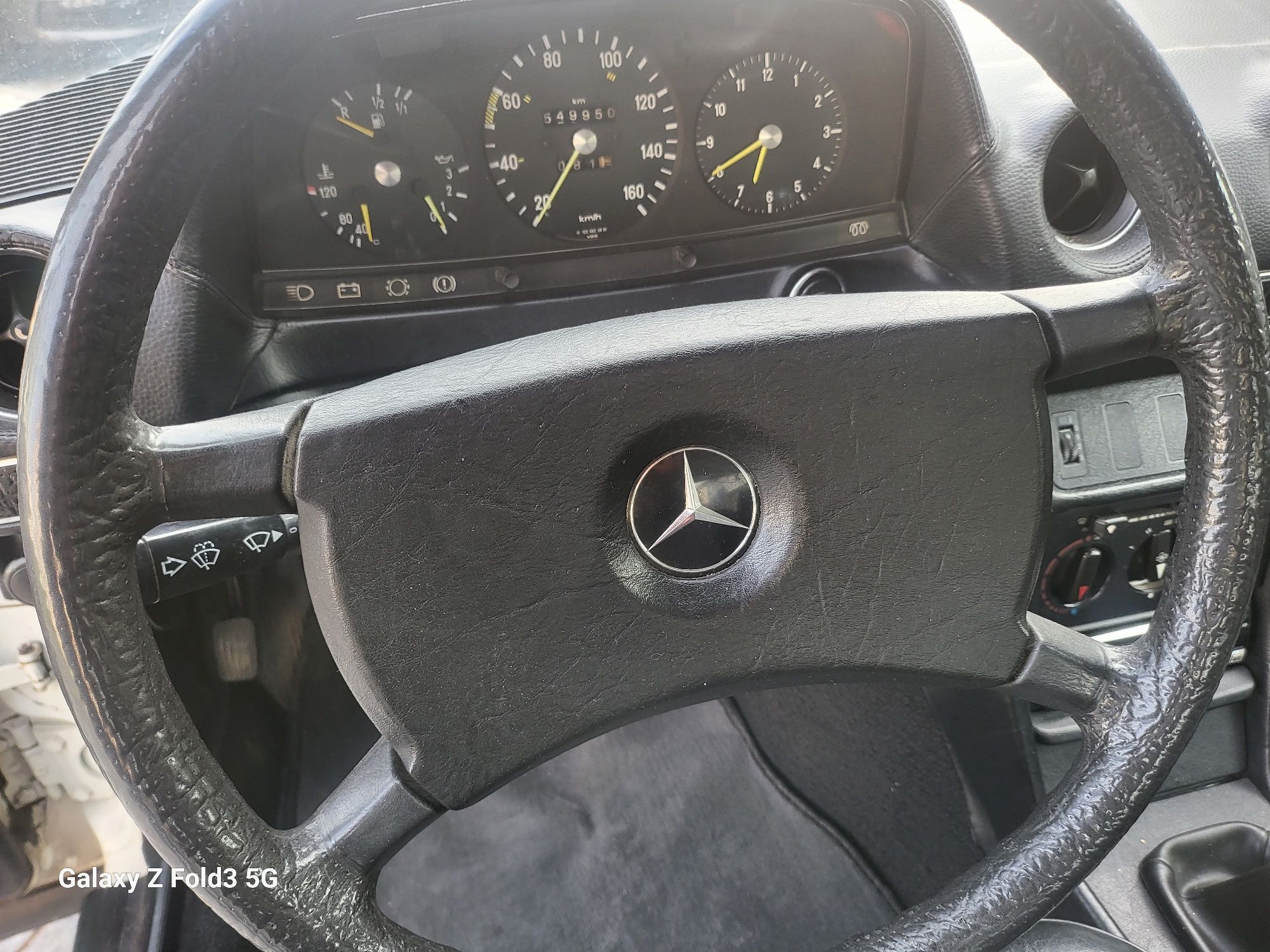 Mercedes-Benz 240D W123