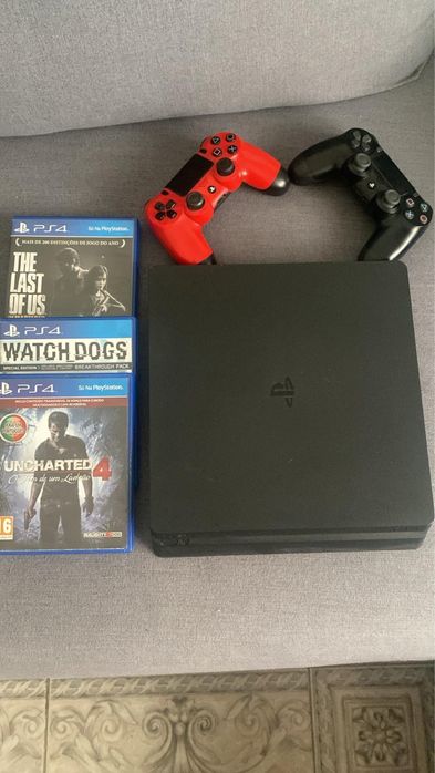 Vendo PS4 slim 500gb c/ jogos e comandos originais