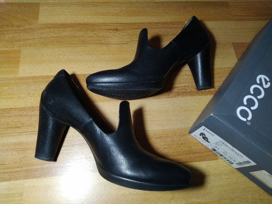 Женские черные туфли ECCO SCULPTURED 75, 27 см по стельке, 41 размер