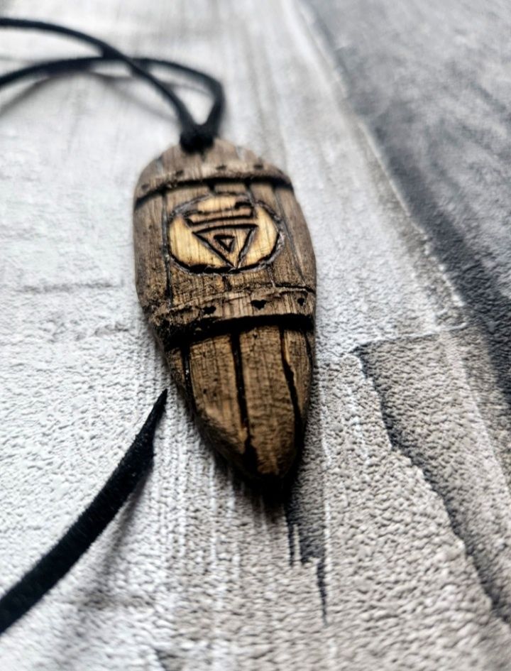 Naszyjnik wisiorek słowiański drewniany amulet talizman prezent eko XL