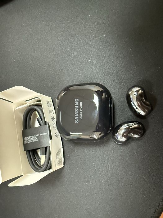 Безпровідні наушники samsung galaxy Buds Live (SM-R180NZKASEK) black