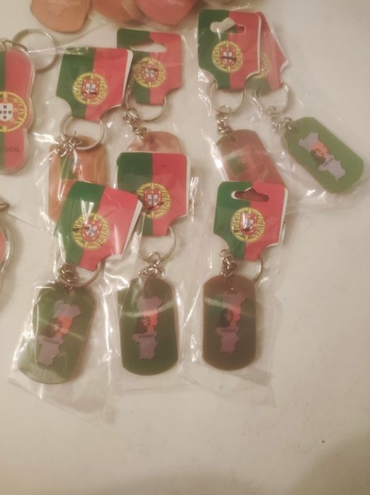19 porta-chaves novos de Portugal