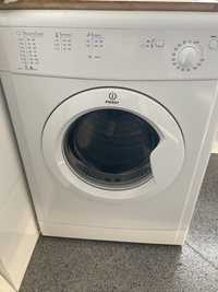 Maquina de secar roupa indesit