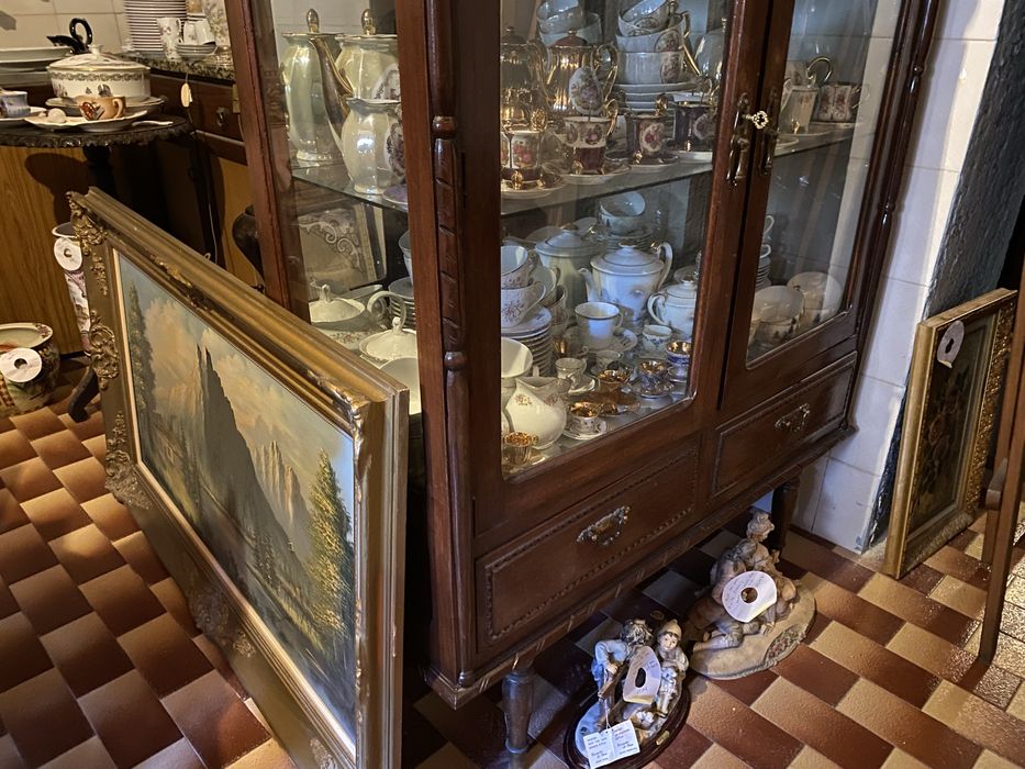 Vitrine Antiga em Madeira Maciça